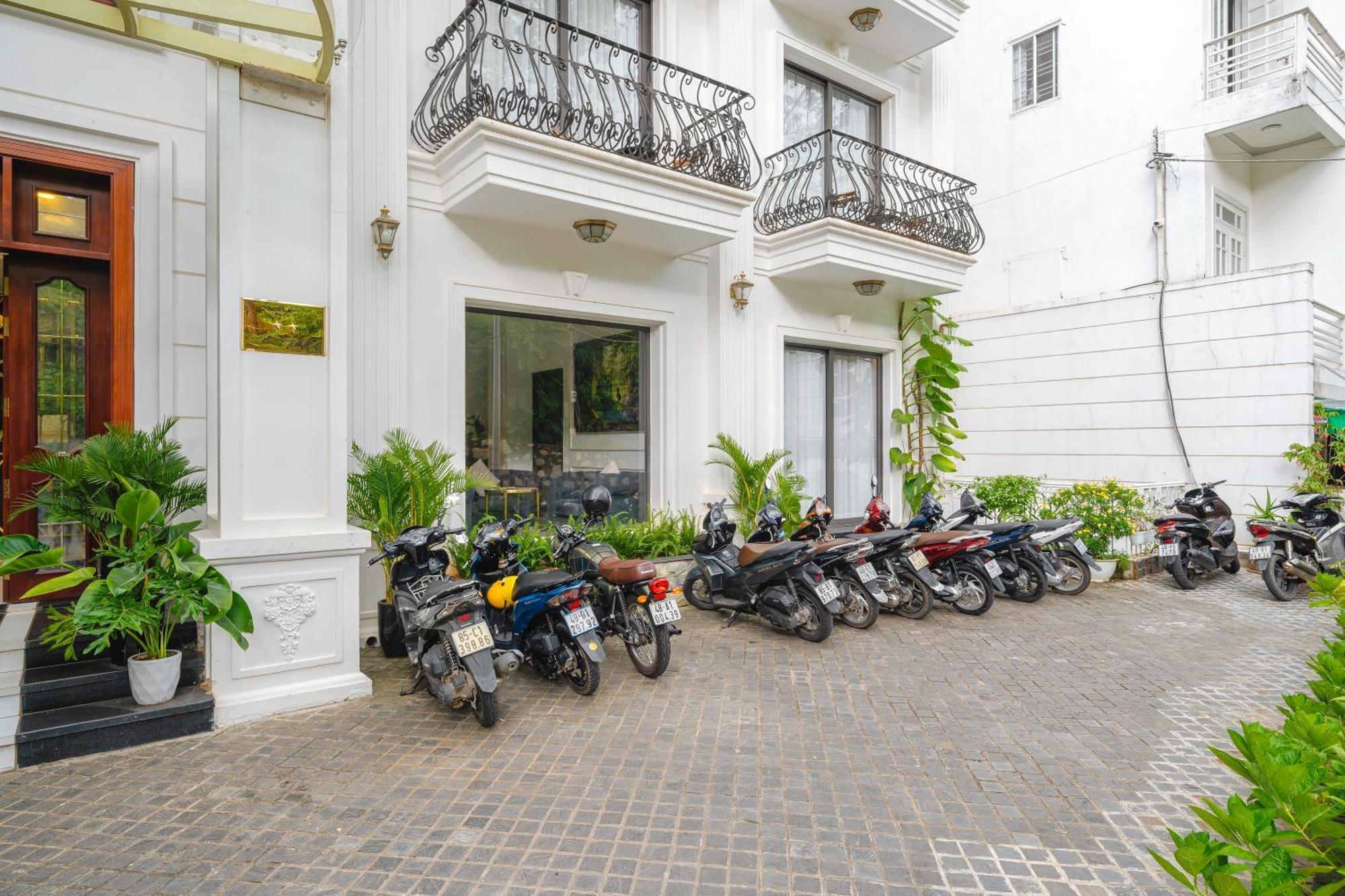 Ttr Moonstone Apart Hotel Da Lat Exterior photo