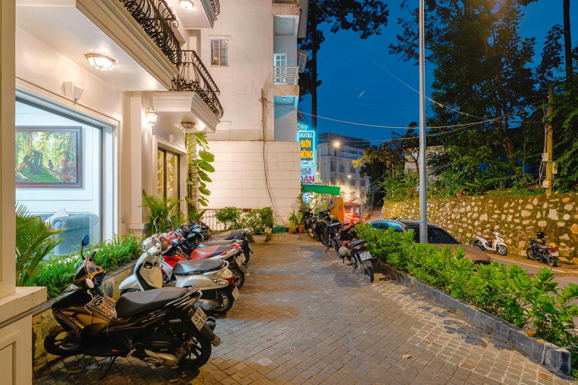 Ttr Moonstone Apart Hotel Da Lat Exterior photo